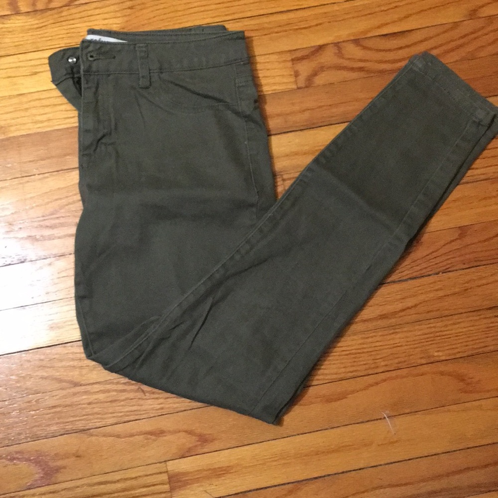 NWOT olive green mid waisted jeans